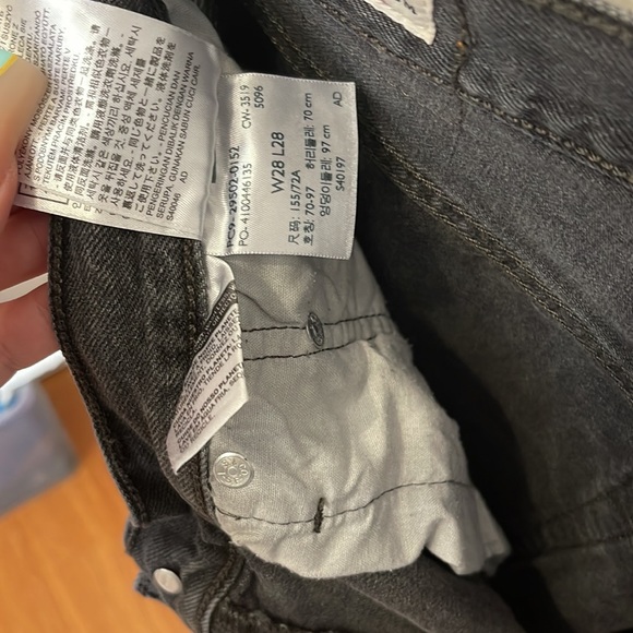 EUC black Levi’s 501 skinny jeans size 28 - Picture 5 of 6